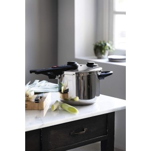 Иноксова тенджера под налягане, ф24см, h23,5см, 8л, MASTER – Lacor