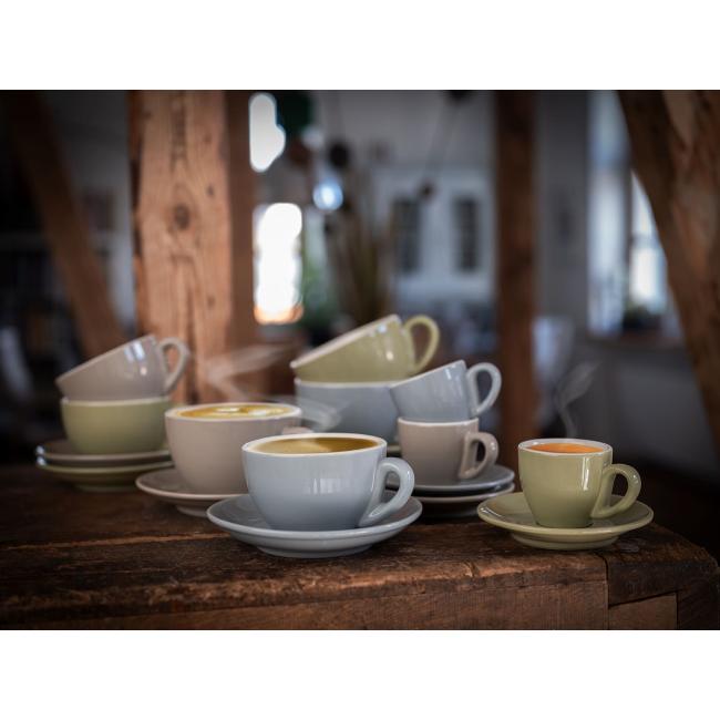 Порцеланова подложна чинийка за чаша за кафе, ф14,5см, h2,5см, зелена, стакабъл, „SNUG“ – APS